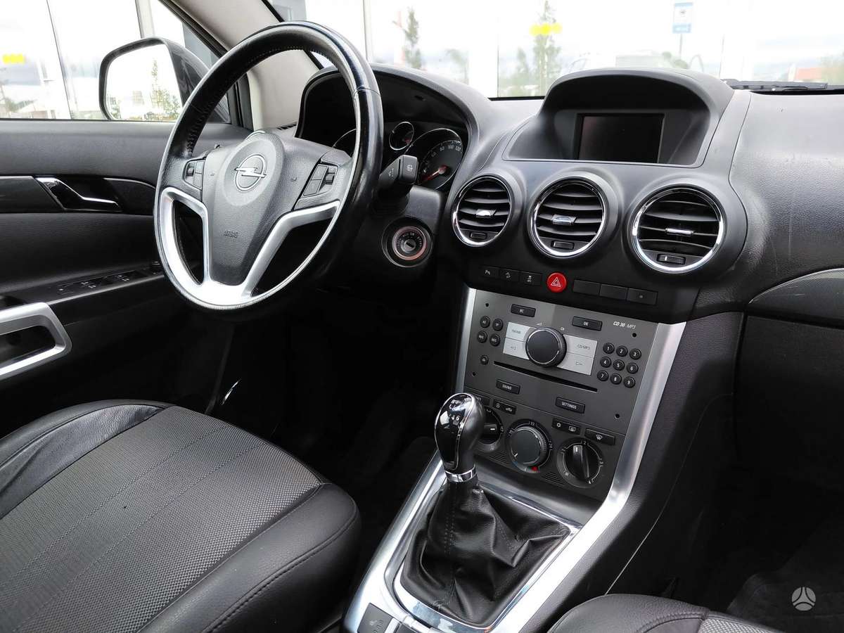 Opel Antara 2011 — photo 13