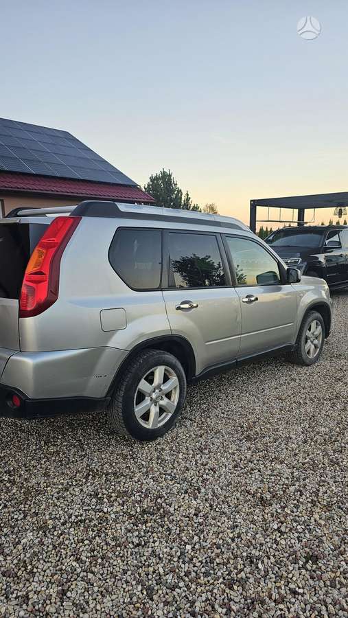 Nissan X-Trail 2008 — engine 1995 cm³, 150 HP (110kW)