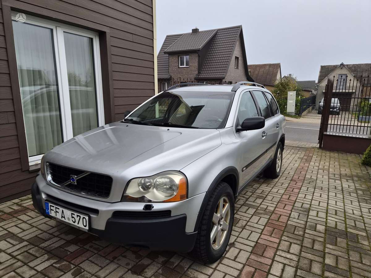 Volvo XC90 2004 — interior
