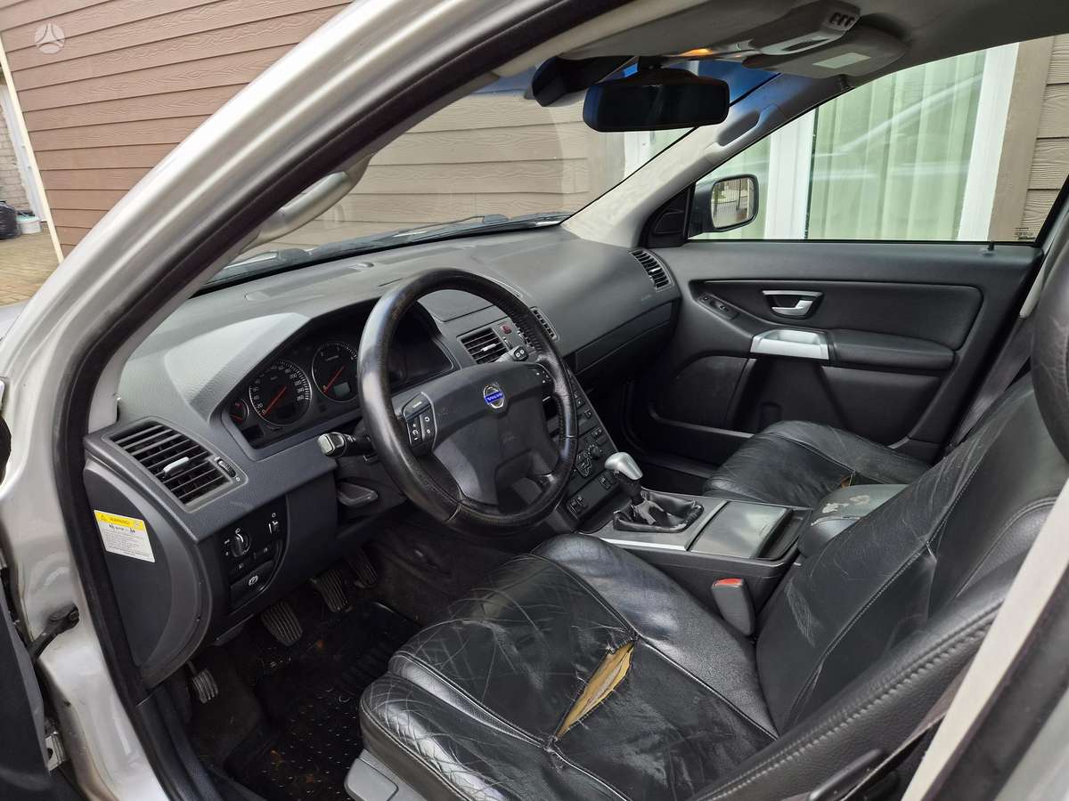 Volvo XC90 2004 — photo 7