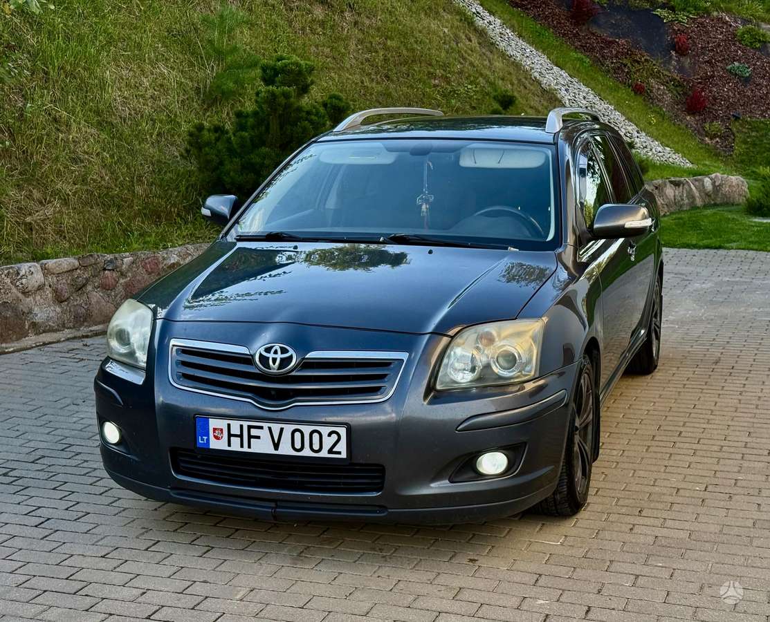 Toyota Avensis 2006 — interior