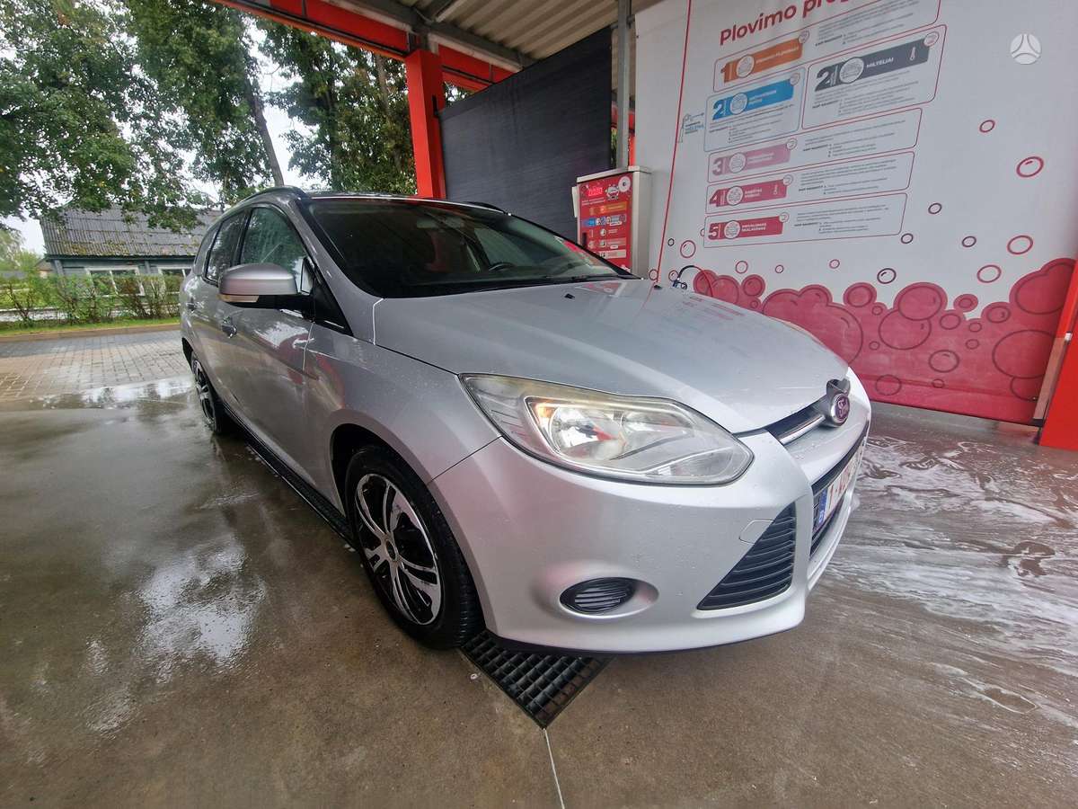 Ford Focus 2011 — photo 10