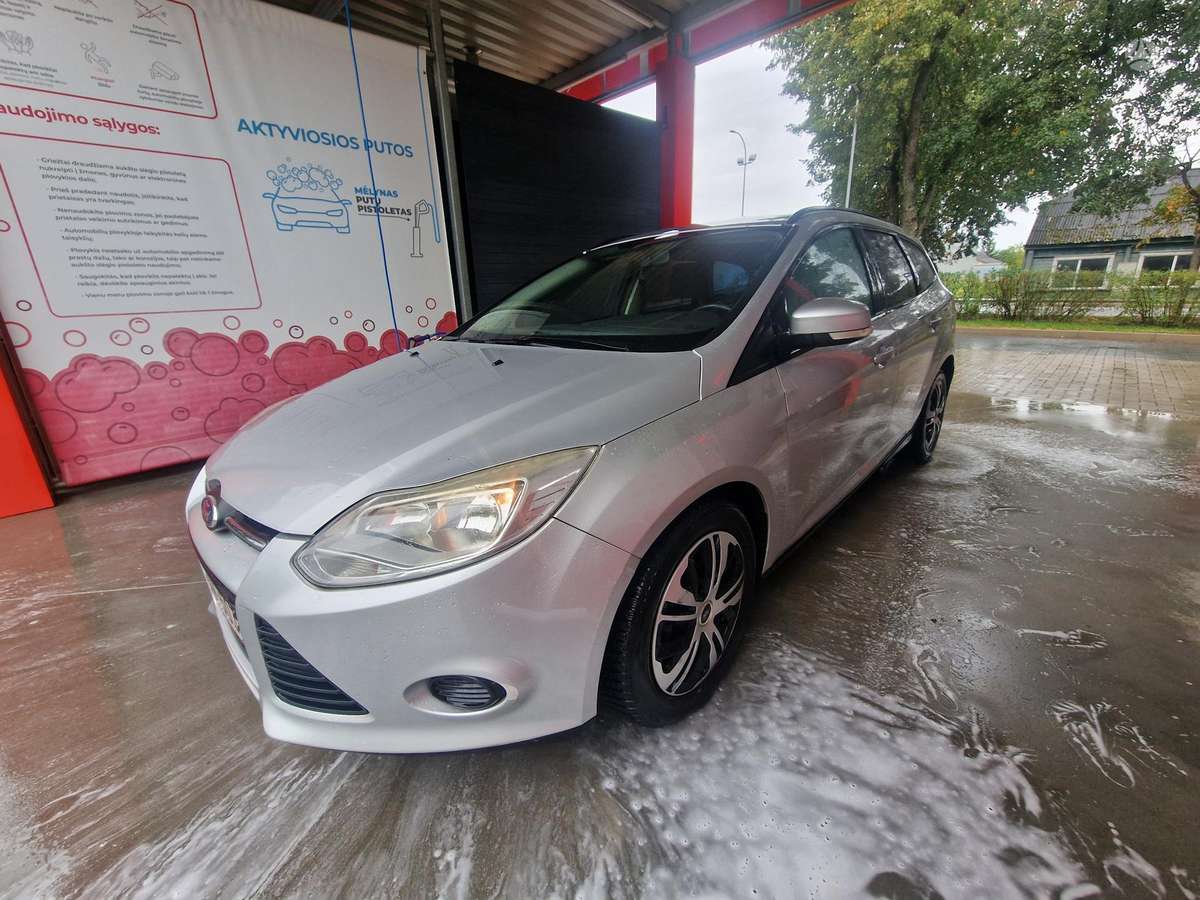 Ford Focus 2011 — photo 11