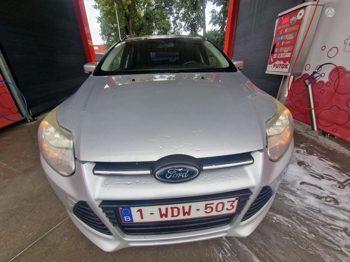 Ford Focus 2011 — photo 23