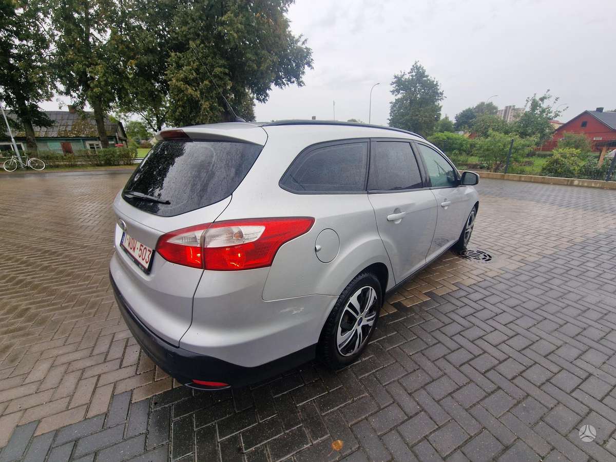 Ford Focus 2011 — photo 5