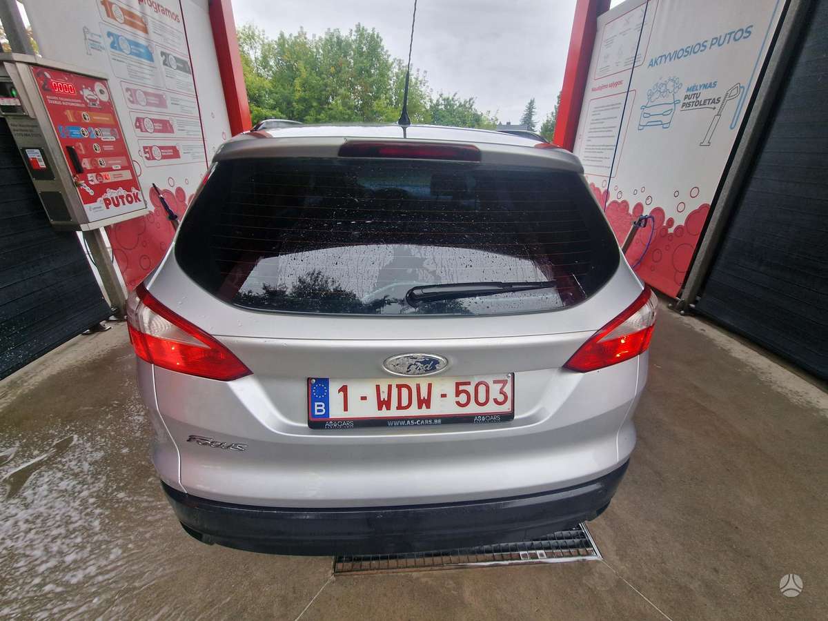 Ford Focus 2011 — photo 7