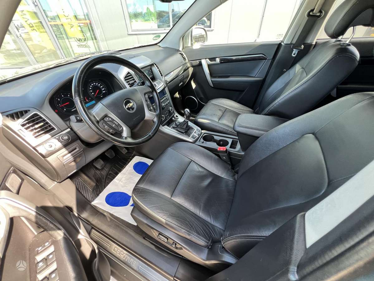 Chevrolet Captiva 2011 — photo 11