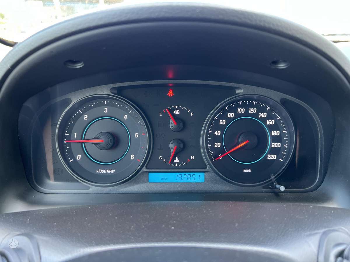 Chevrolet Captiva 2011 — photo 12