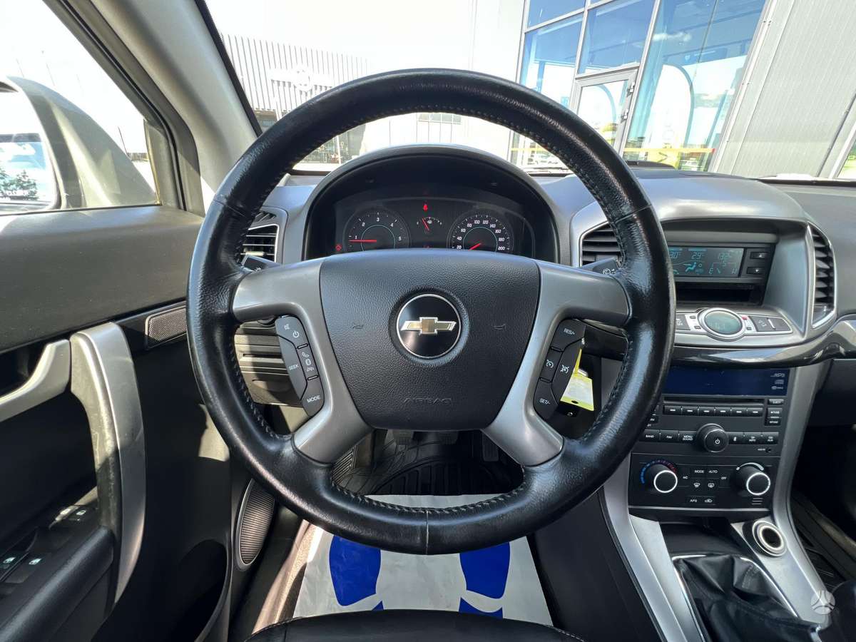Chevrolet Captiva 2011 — photo 13