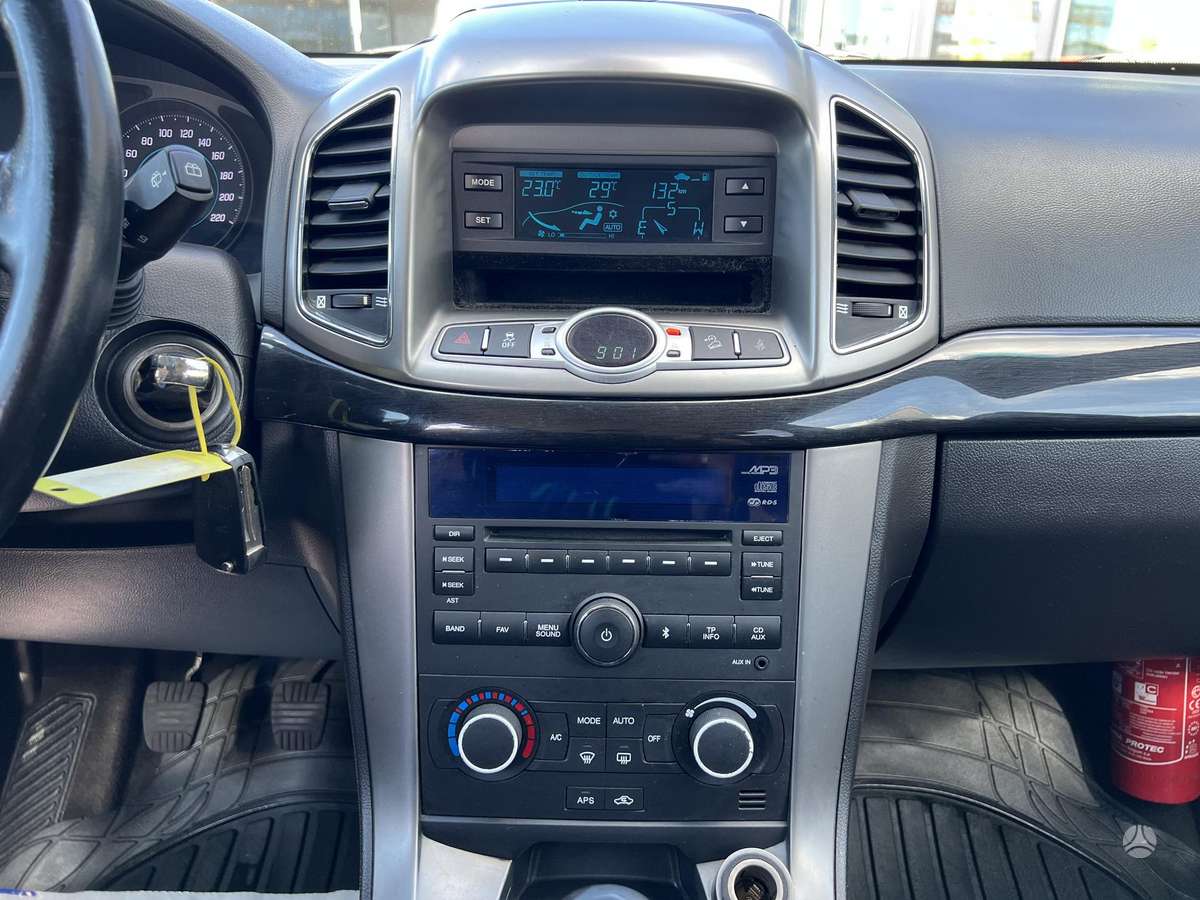 Chevrolet Captiva 2011 — photo 15