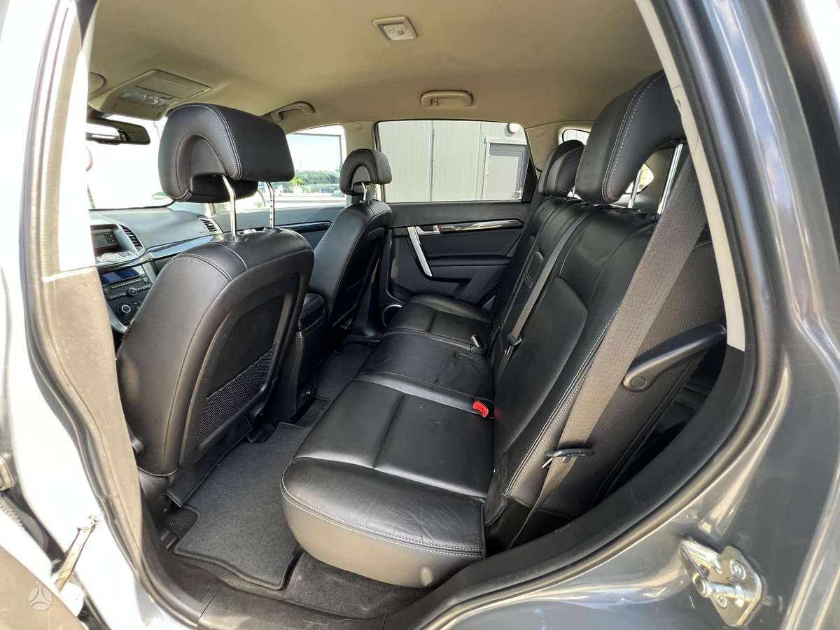Chevrolet Captiva 2011 — photo 17