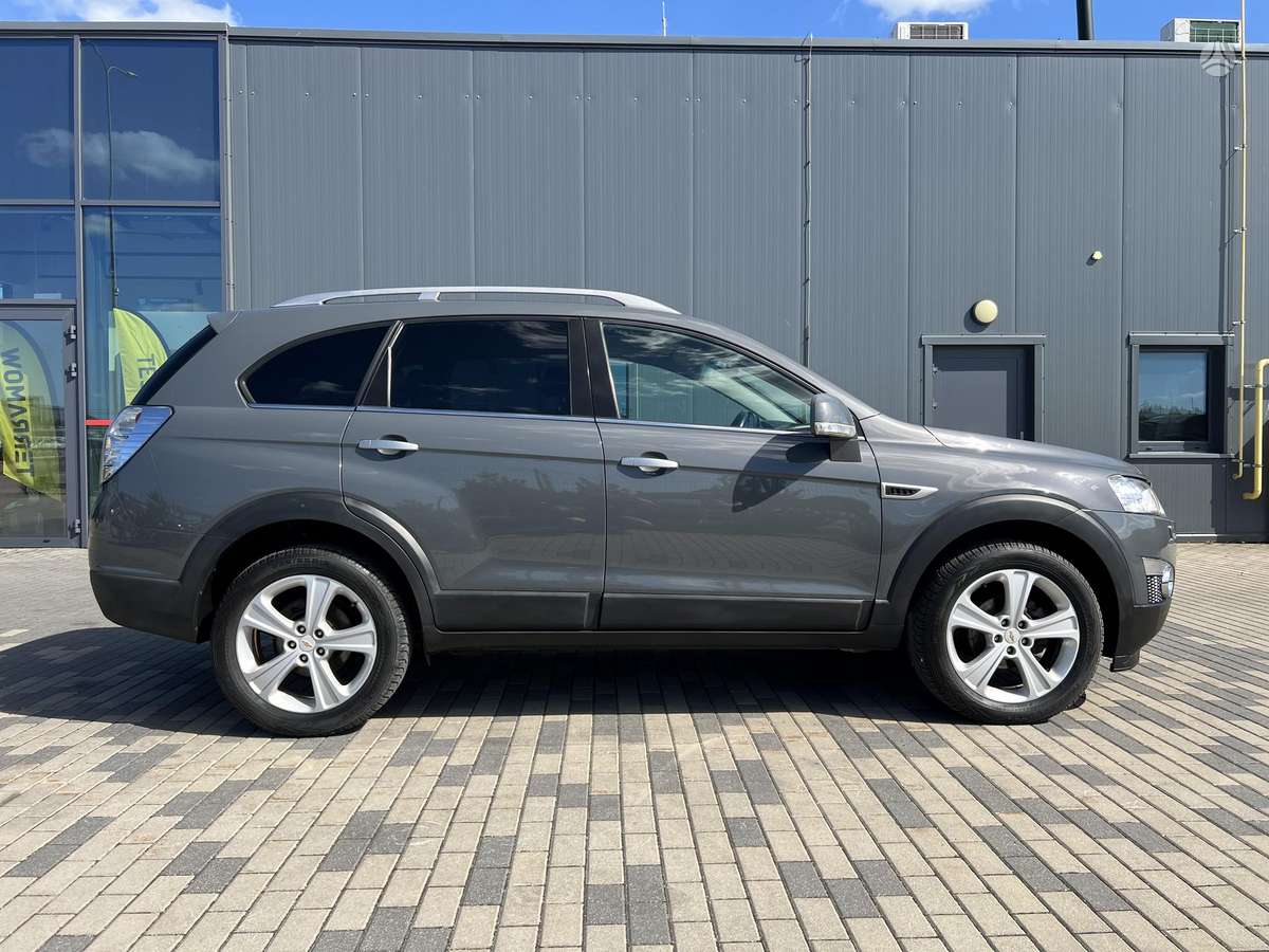 Chevrolet Captiva 2011 — engine 2200 cm³, 184 HP (135kW)