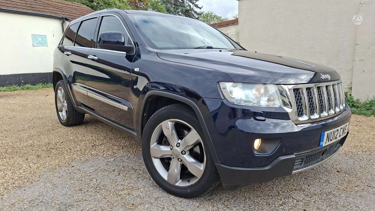 Jeep Grand 2012 — салон