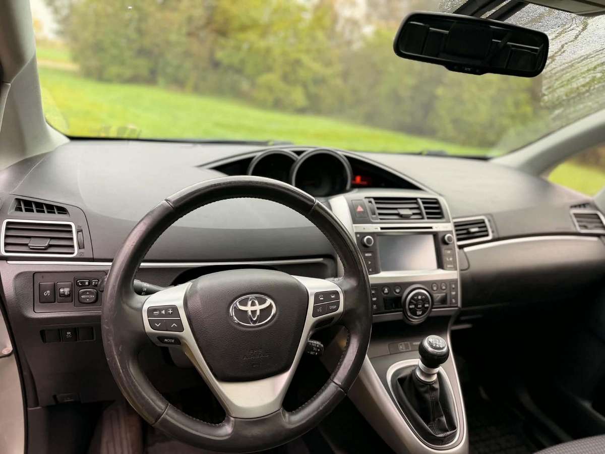 Toyota Verso 2015 — photo 10