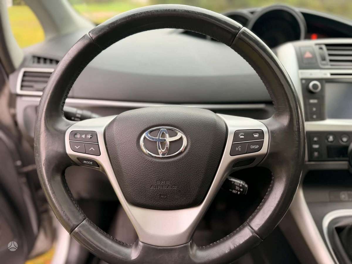 Toyota Verso 2015 — photo 11