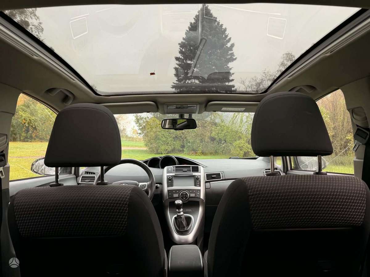 Toyota Verso 2015 — photo 13