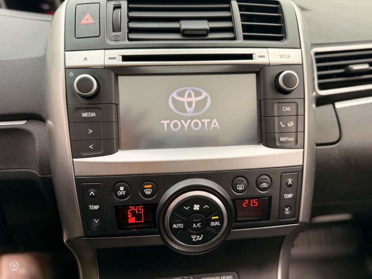 Toyota Verso 2015 — photo 17