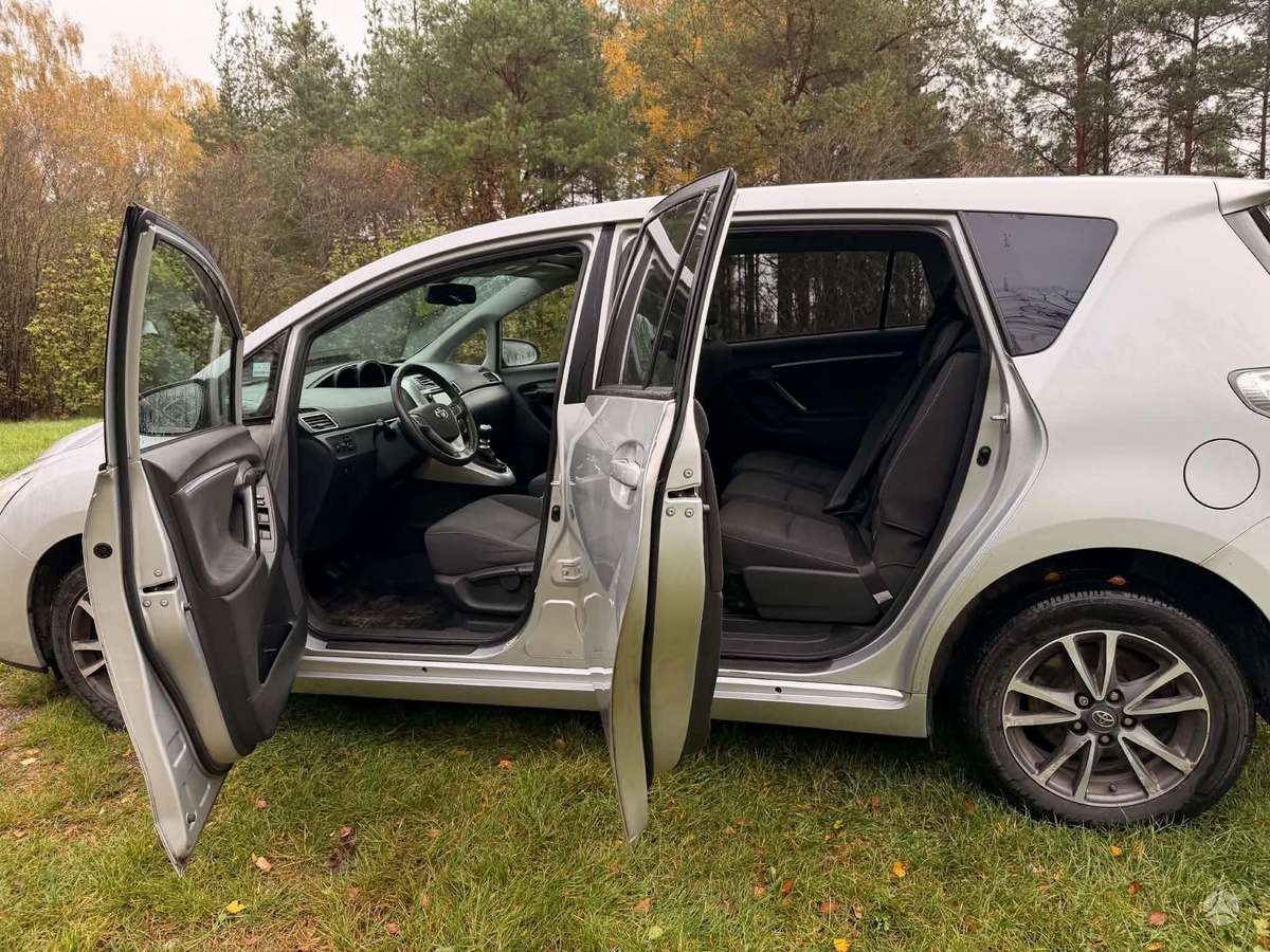 Toyota Verso 2015 — photo 18