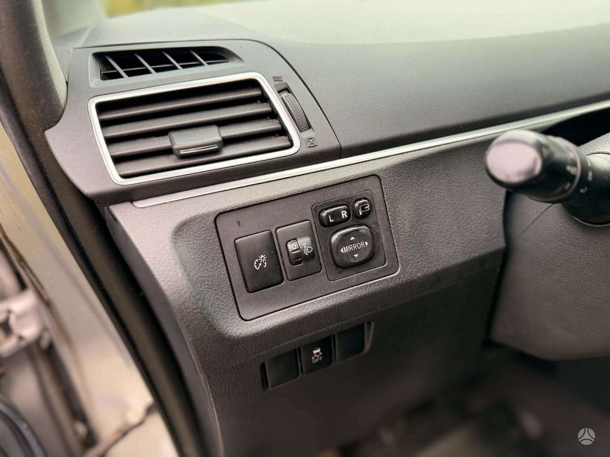 Toyota Verso 2015 — photo 23