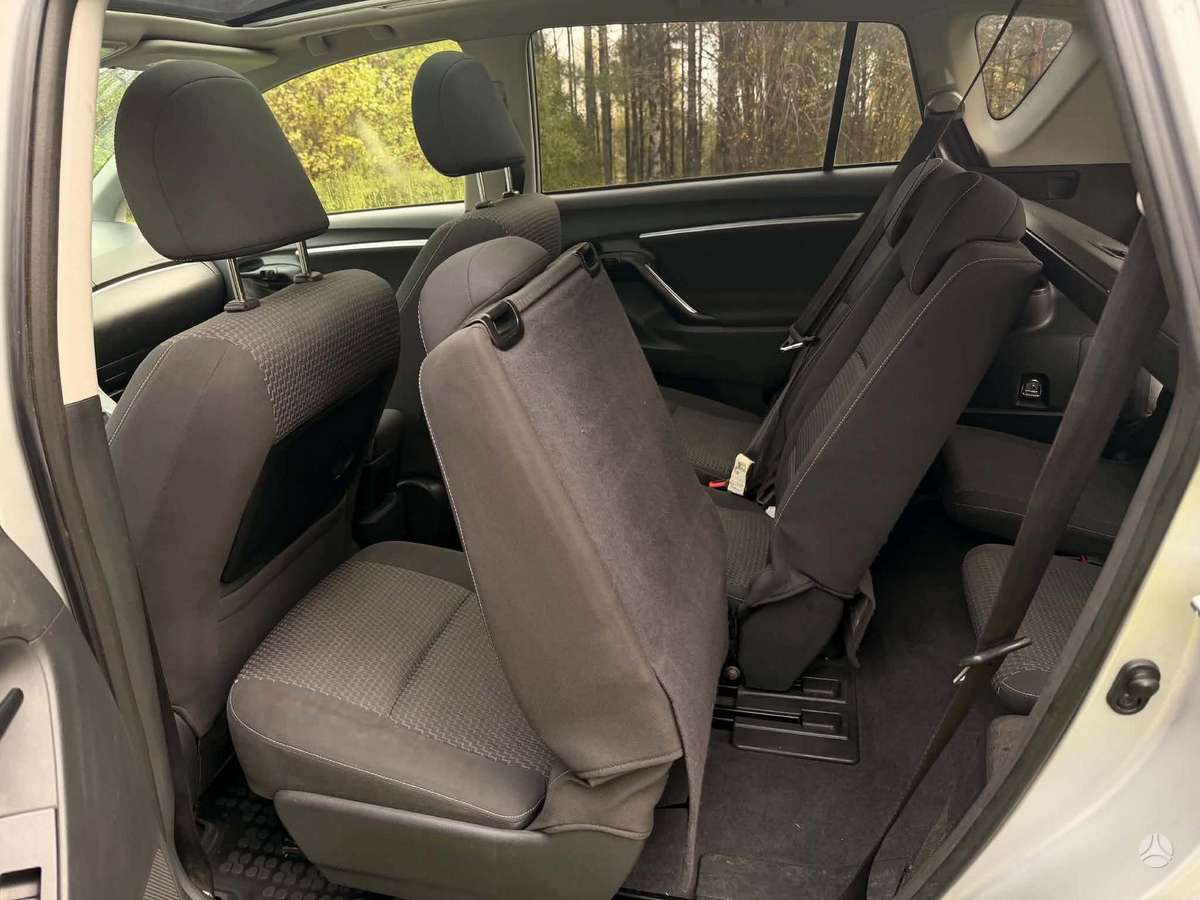 Toyota Verso 2015 — photo 25