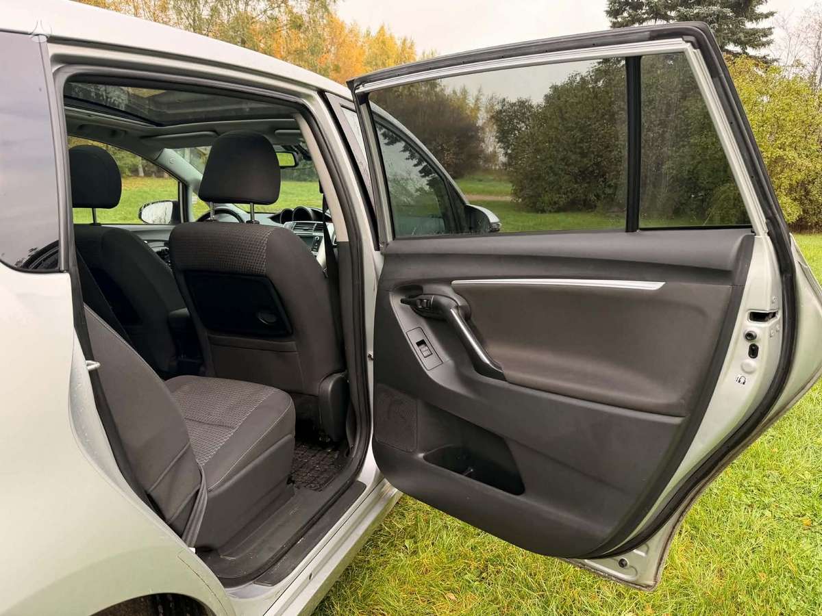 Toyota Verso 2015 — photo 34