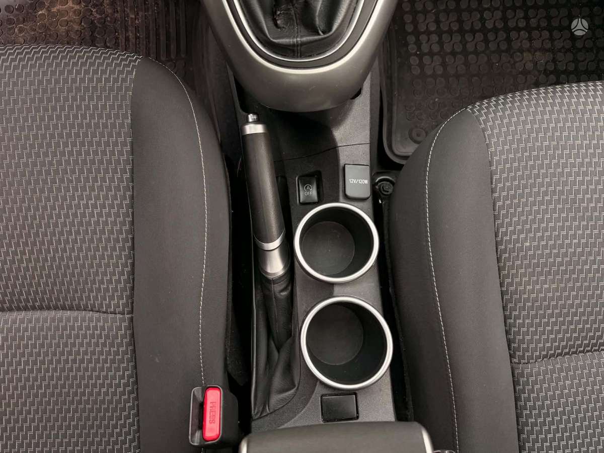 Toyota Verso 2015 — photo 35