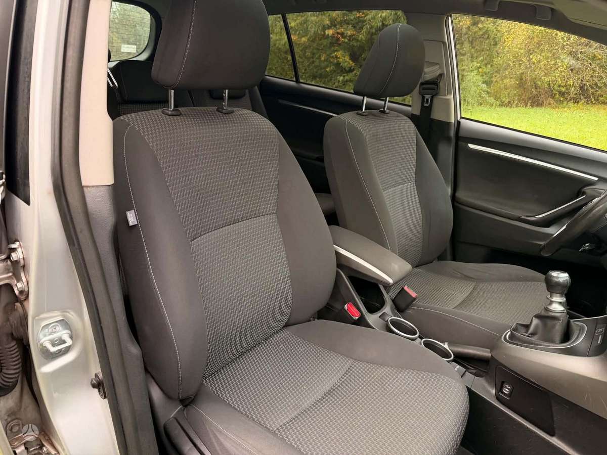 Toyota Verso 2015 — photo 38