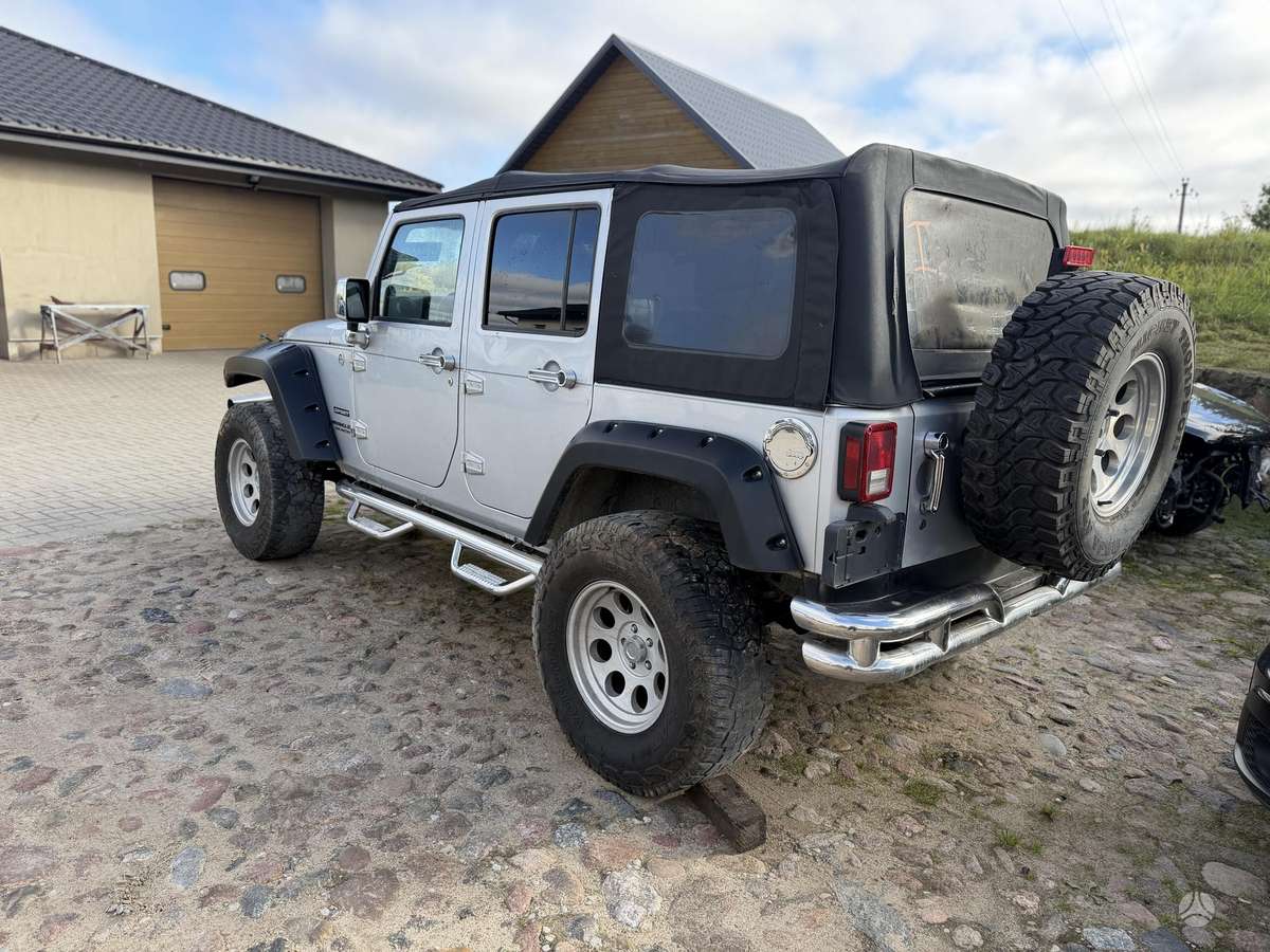 Jeep Wrangler 2012 — двигун 3600 cm³