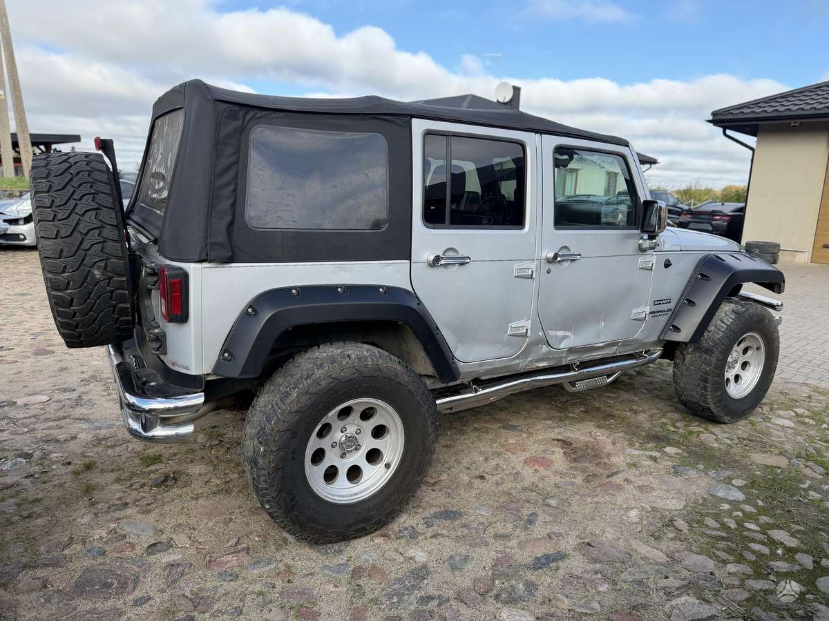 Jeep Wrangler 2012 — фото 6