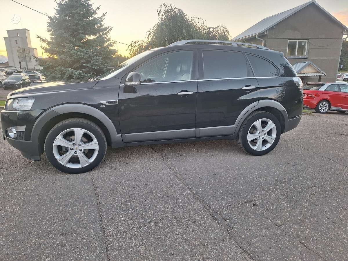 Chevrolet Captiva 2012 — engine 2200 cm³, 184 HP (135kW)