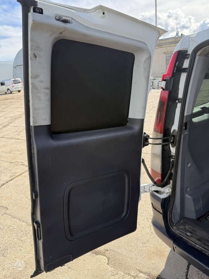 Mercedes-Benz Vito 2005 — photo 17