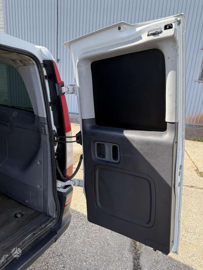 Mercedes-Benz Vito 2005 — photo 18