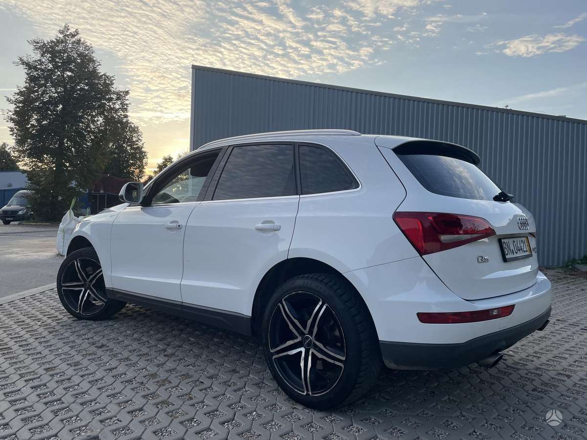 Audi Q5 2009 — двигун 2967 cm³, 241 HP (177kW)