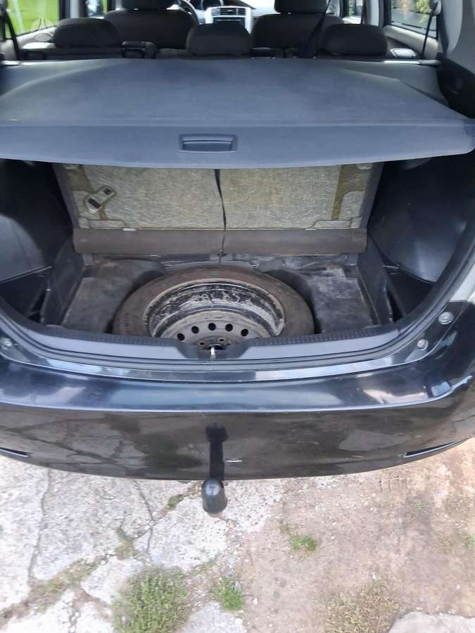 Toyota Verso 2012 — engine 1998 cm³, 126 HP (93kW)