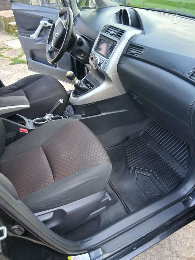 Toyota Verso 2012 — photo 9