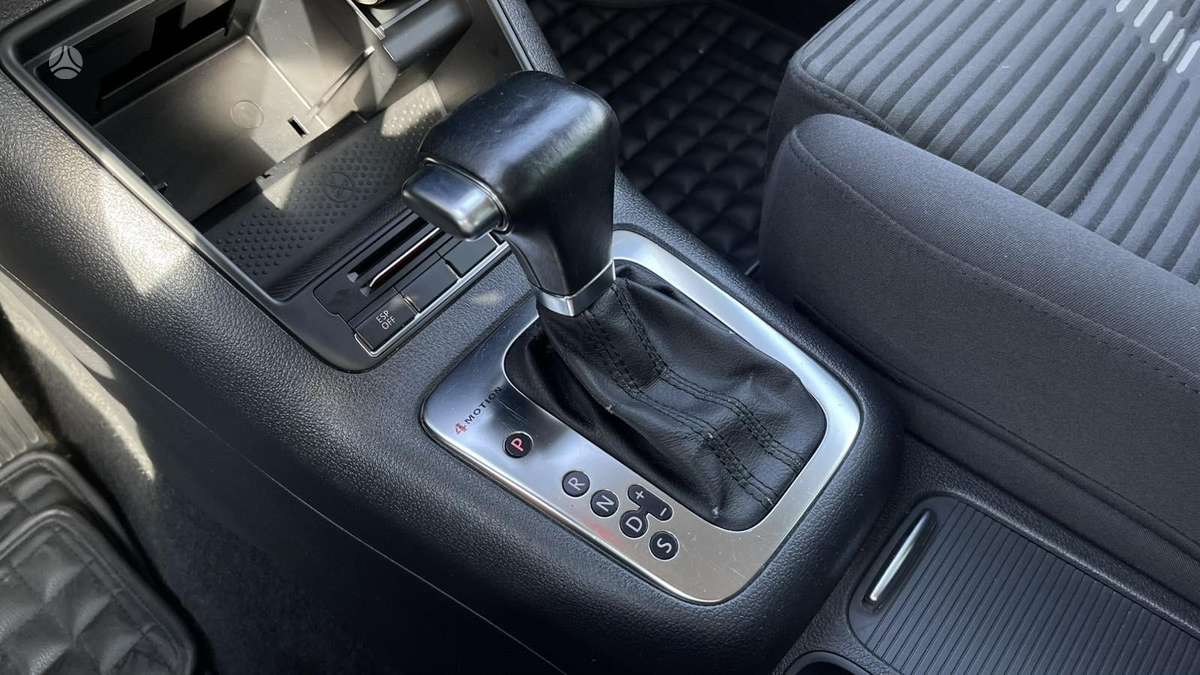Volkswagen Tiguan 2010 — photo 18