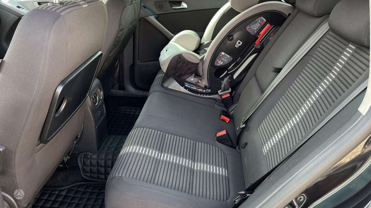 Volkswagen Tiguan 2010 — photo 22