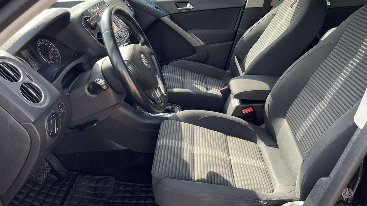 Volkswagen Tiguan 2010 — photo 23