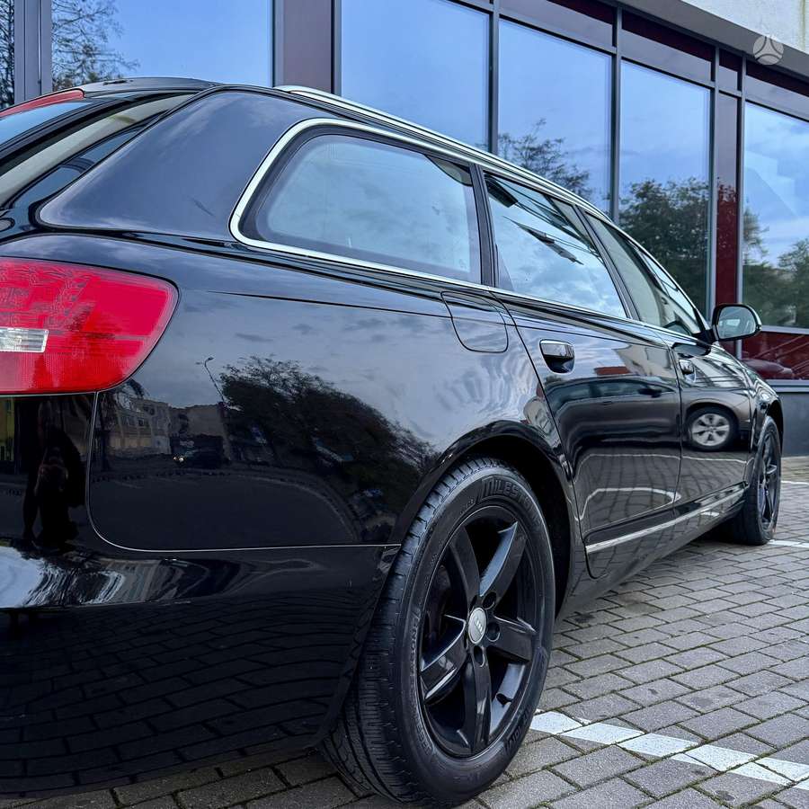 Audi A6 2010 — photo 18