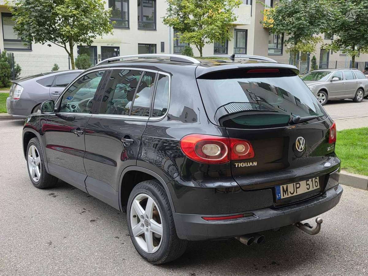 Volkswagen Tiguan 2008 — салон