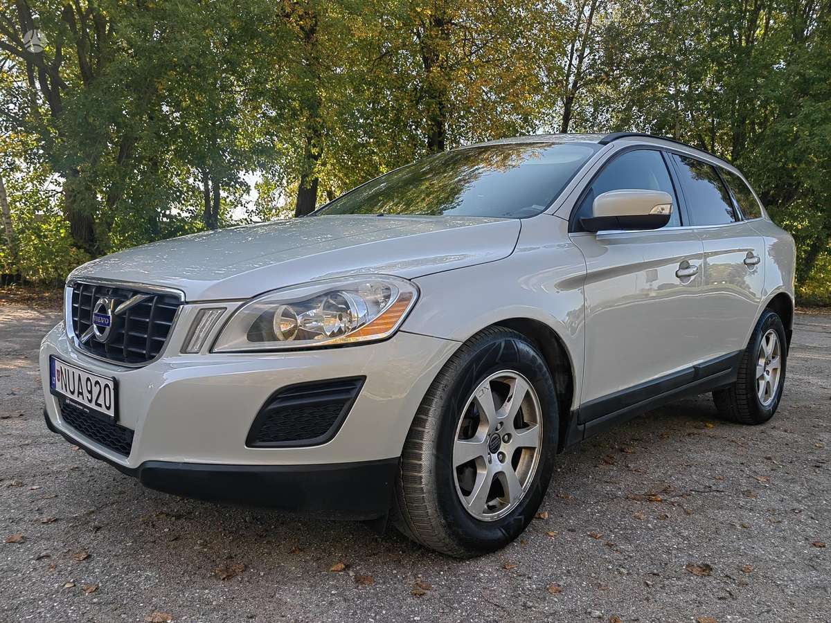 Volvo XC60 2012 — photo 10