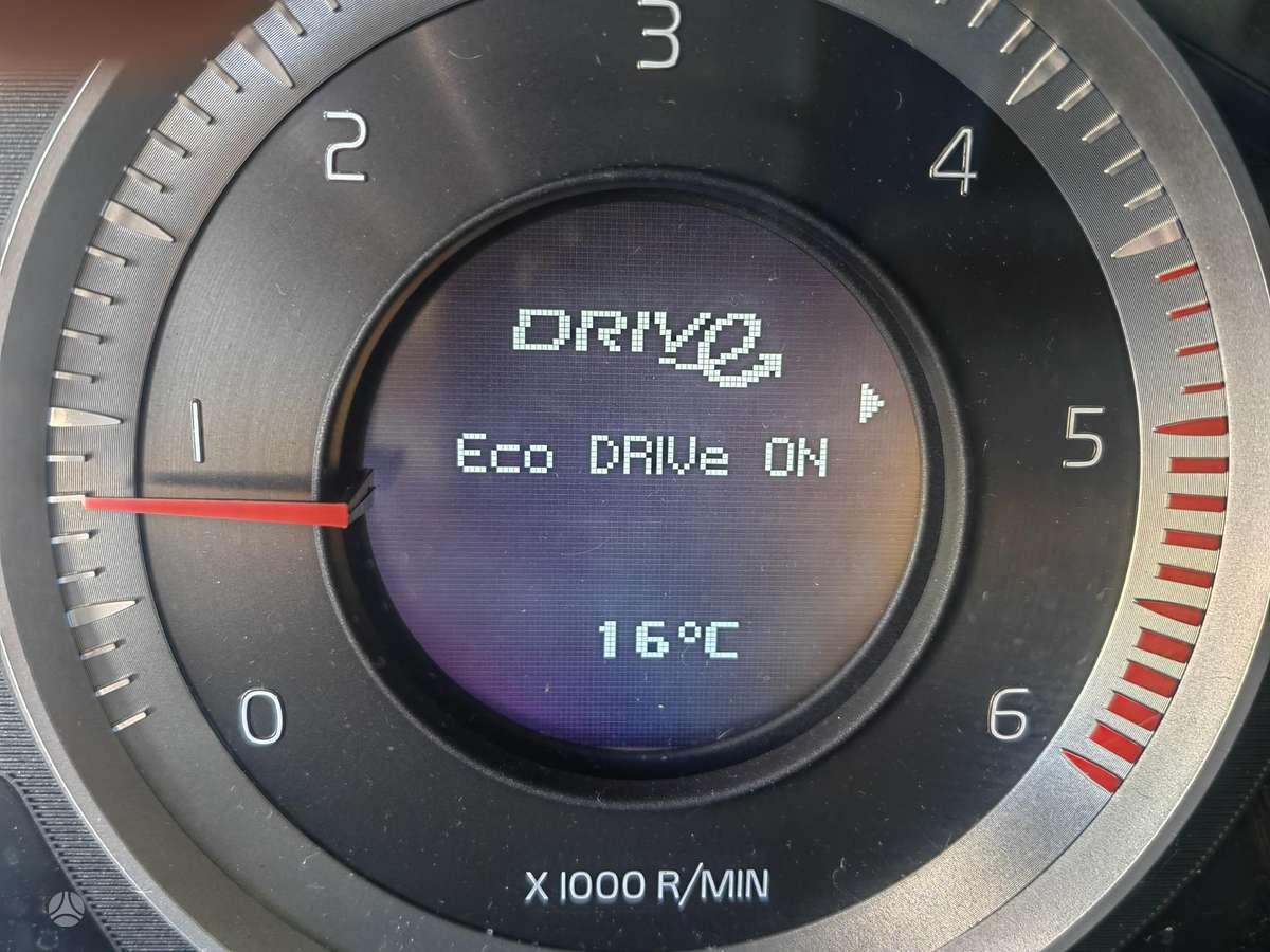 Volvo XC60 2012 — photo 13