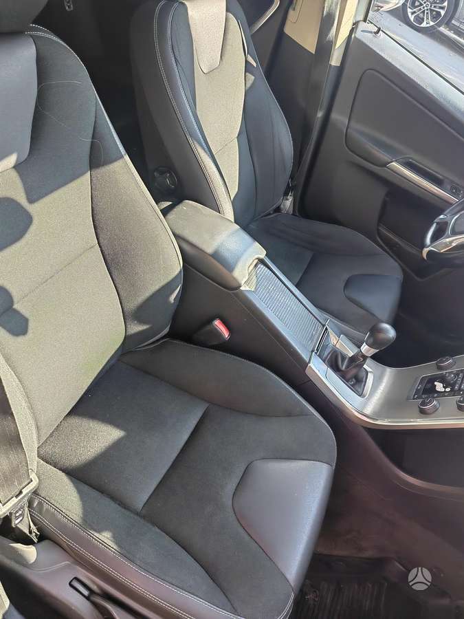 Volvo XC60 2012 — photo 19
