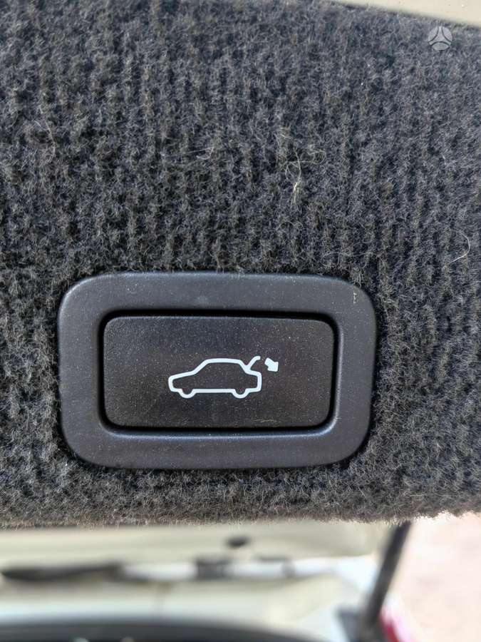Volvo XC60 2012 — photo 20