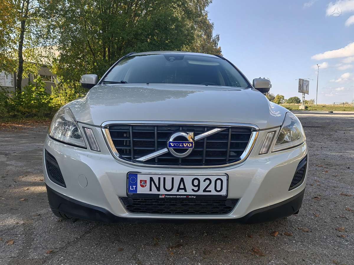 Volvo XC60 2012 — engine 2400 cm³, 163 HP (120kW)