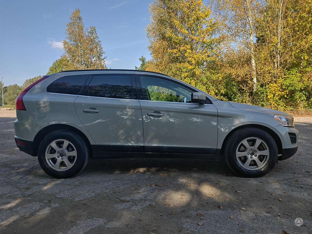 Volvo XC60 2012 — photo 6