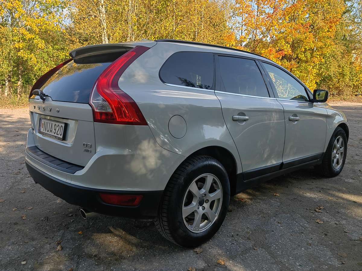 Volvo XC60 2012 — photo 7