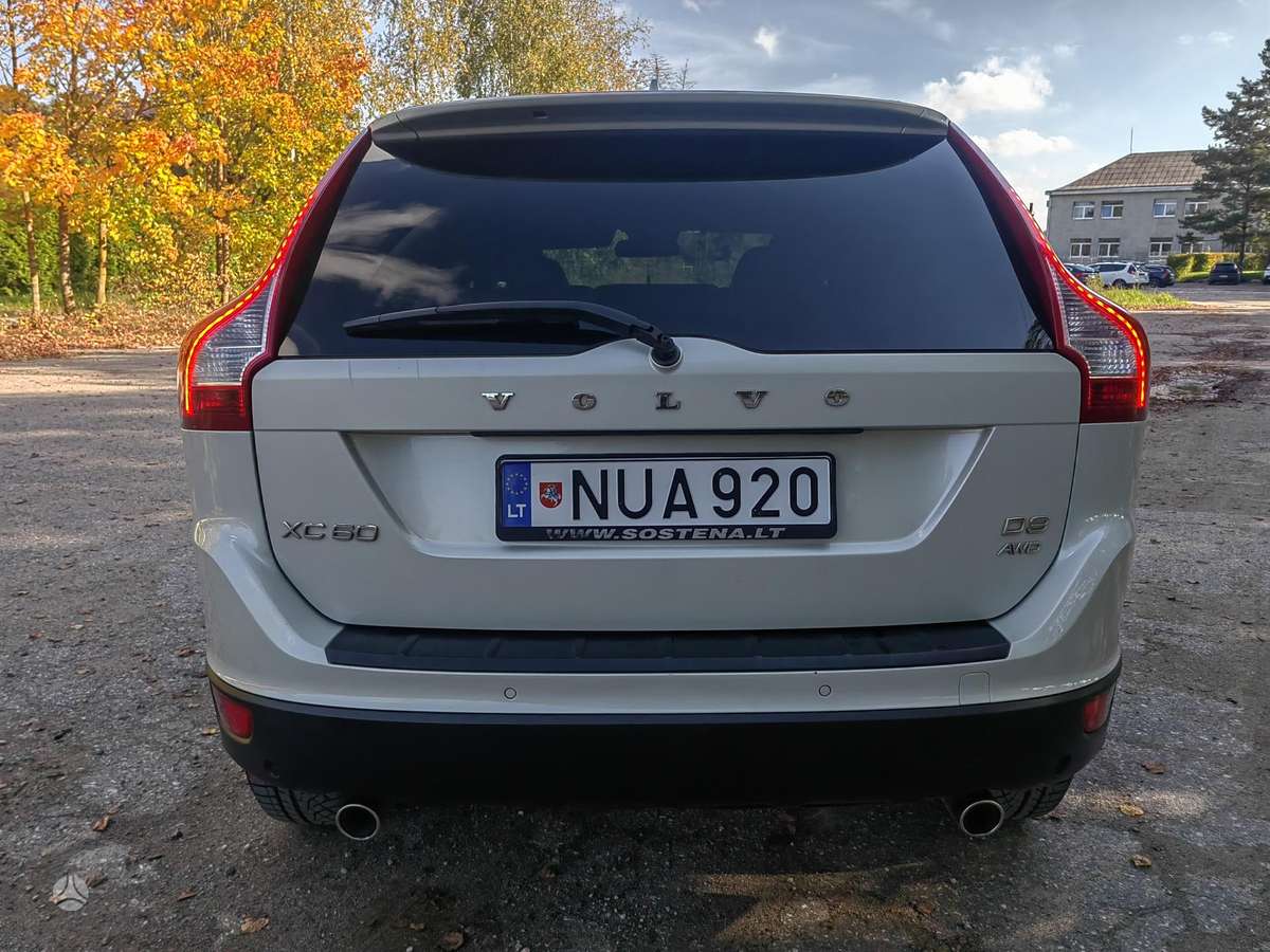 Volvo XC60 2012 — photo 9