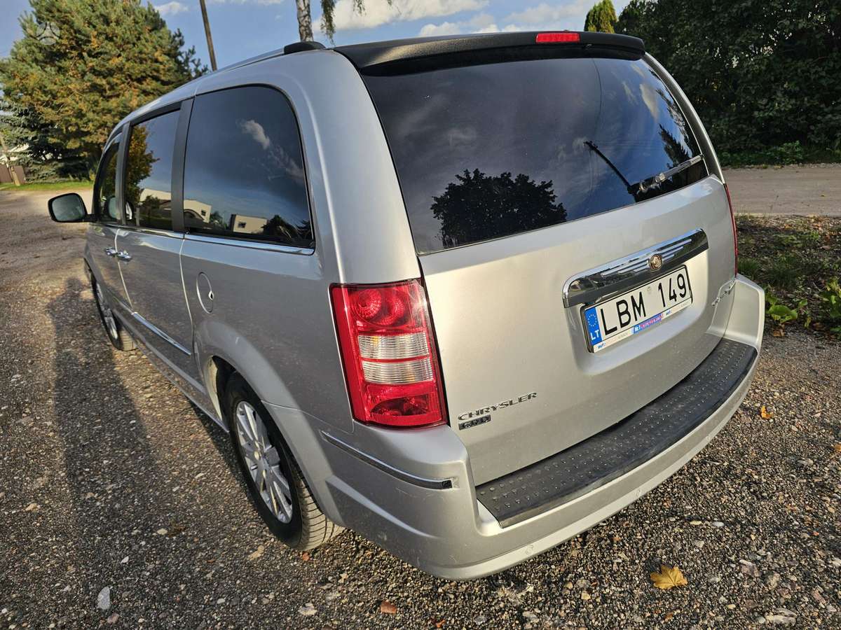 Chrysler Grand 2009 — photo 14
