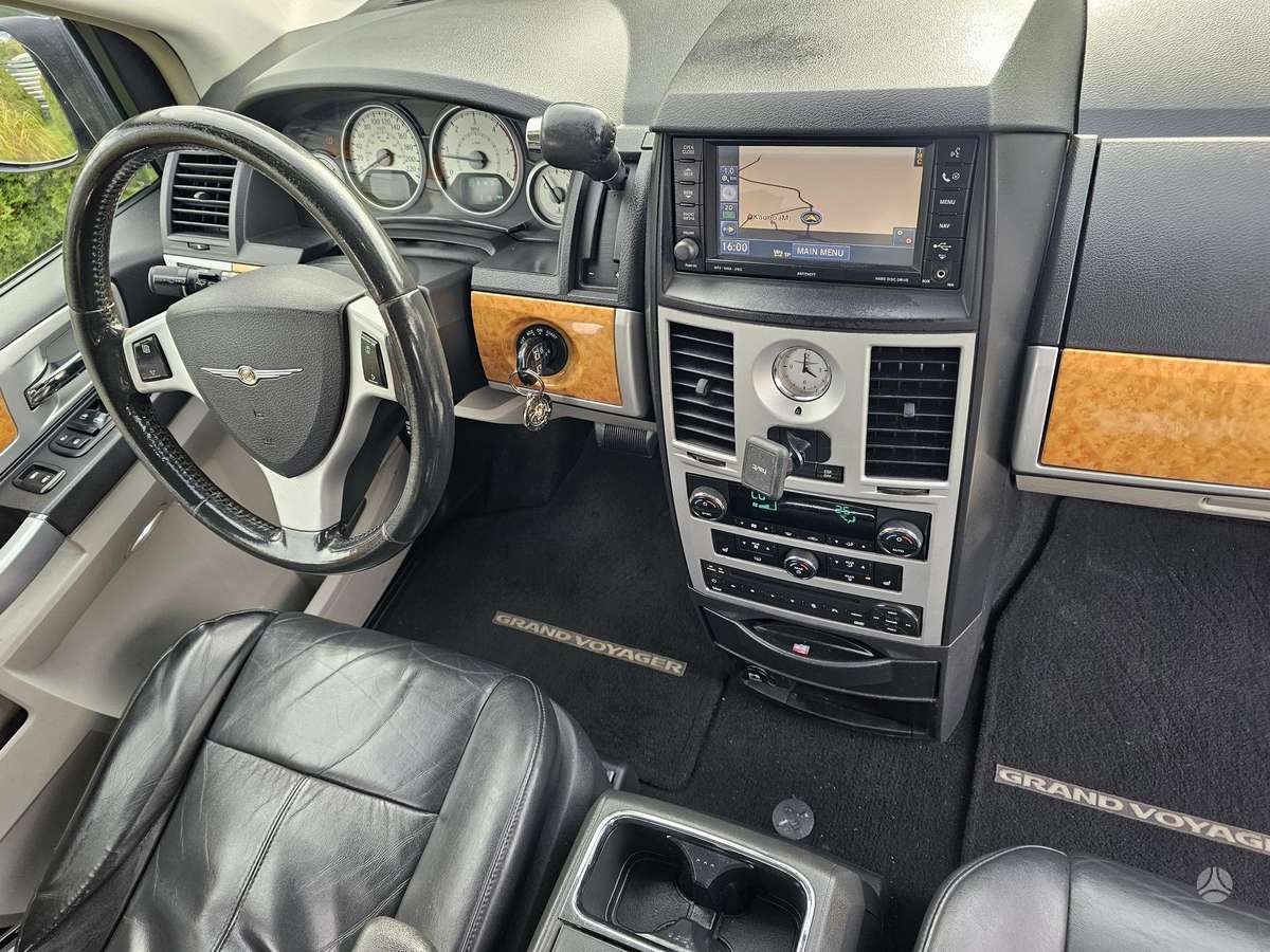 Chrysler Grand 2009 — photo 20